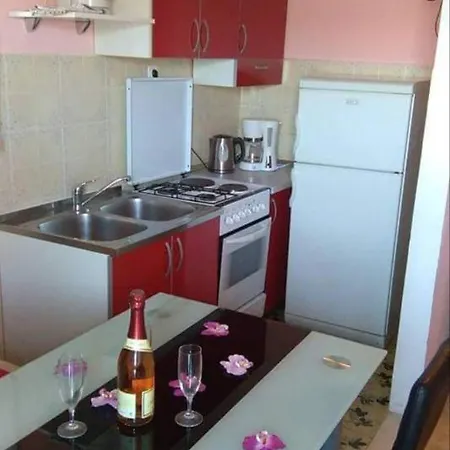Vinka 4 * Τρογκίρ